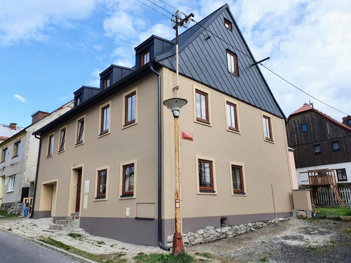 Apartmany U Muzea Horní Blatná Exteriör bild